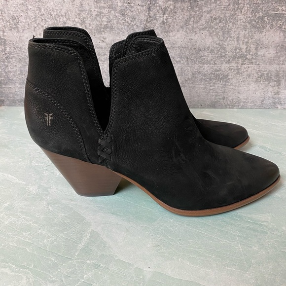 NWOT Frye Reina Cut Out Bootie in black size 9.5 - Picture 4 of 7